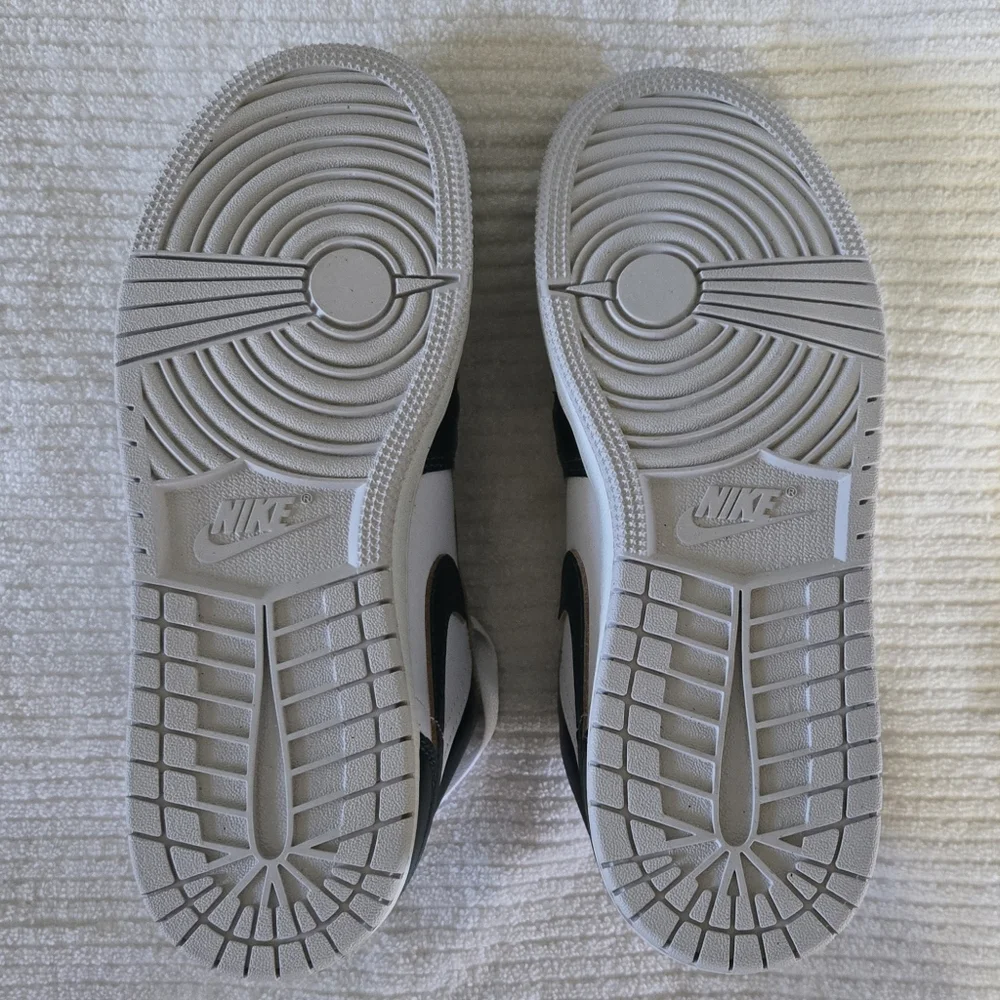 Nike Air Jordan Low SE Oxidized Green - Picture 5 of 5